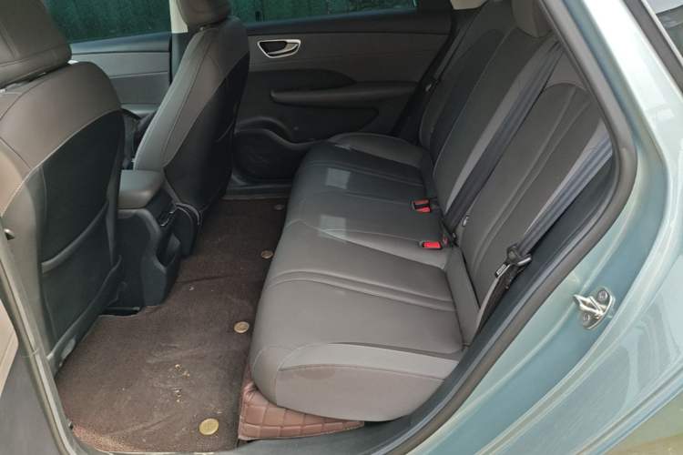 Used Roewe D6 2025 450 km Premium Edition Left Rear Seat