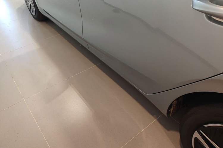 Used Roewe D6 2025 450 km Premium Edition Left Side Sill