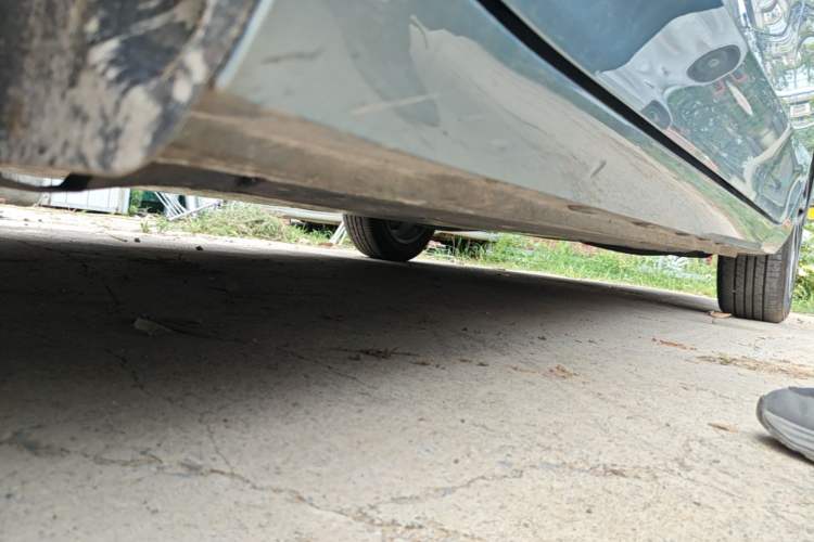 Used Roewe D6 2025 450 km Premium Edition Left Side Sill
