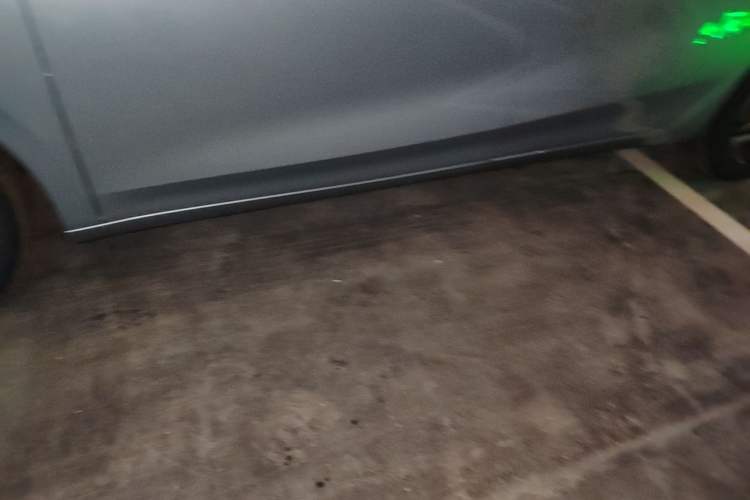 Used Roewe D6 2025 450 km Premium Edition Left Side Sill