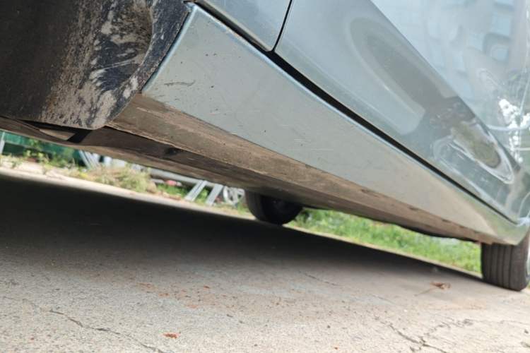 Used Roewe D6 2025 450 km Premium Edition Left Side Sill