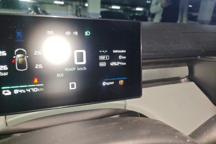 Used Roewe D6 2025 520km Smart Enjoyment Version Odometer Close Up