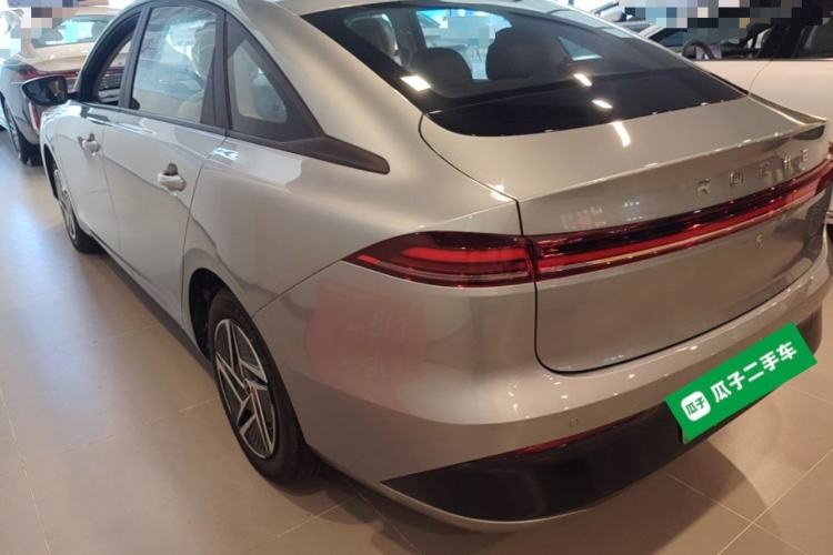 Used Roewe D6 2025 450 km Premium Edition Rear Left 45 Deg