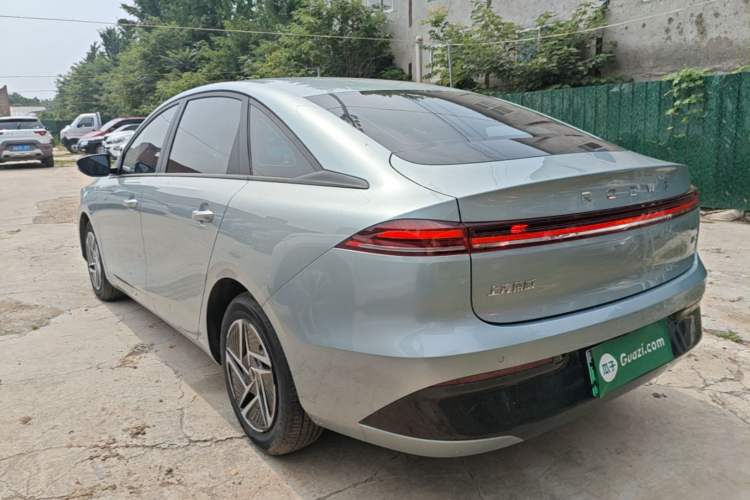 Used Roewe D6 2025 450 km Premium Edition Rear Left 45 Deg