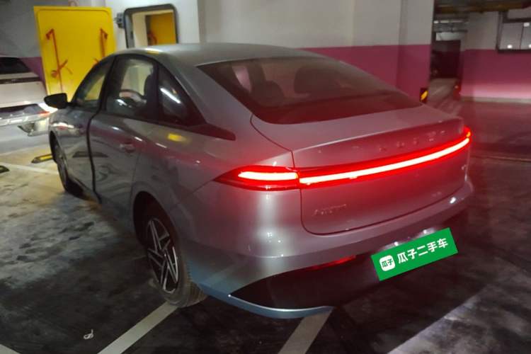 Used Roewe D6 2025 450 km Premium Edition Rear Left 45 Deg