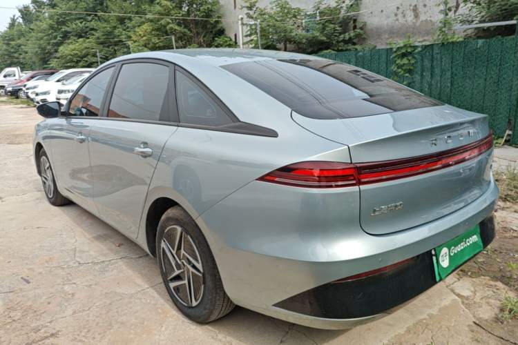 Used Roewe D6 2025 450 km Premium Edition Rear Left 45 Deg