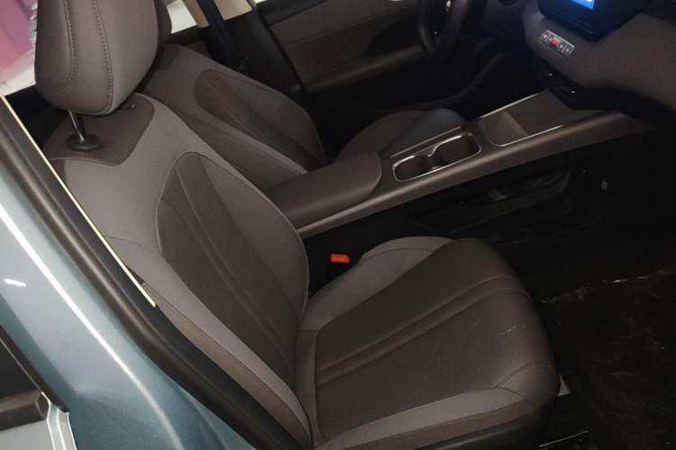 Used Roewe D6 2025 450 km Premium Edition Right Front Seat