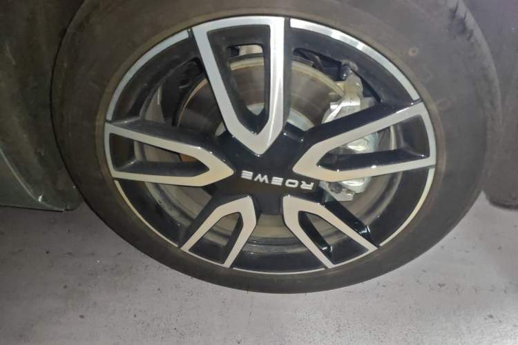 Used Roewe D6 2025 520km Smart Enjoyment Version Right Front Wheel Hub