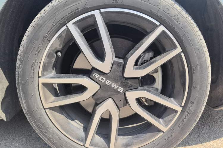 Used Roewe D6 2025 520km Smart Enjoyment Version Right Front Wheel Hub