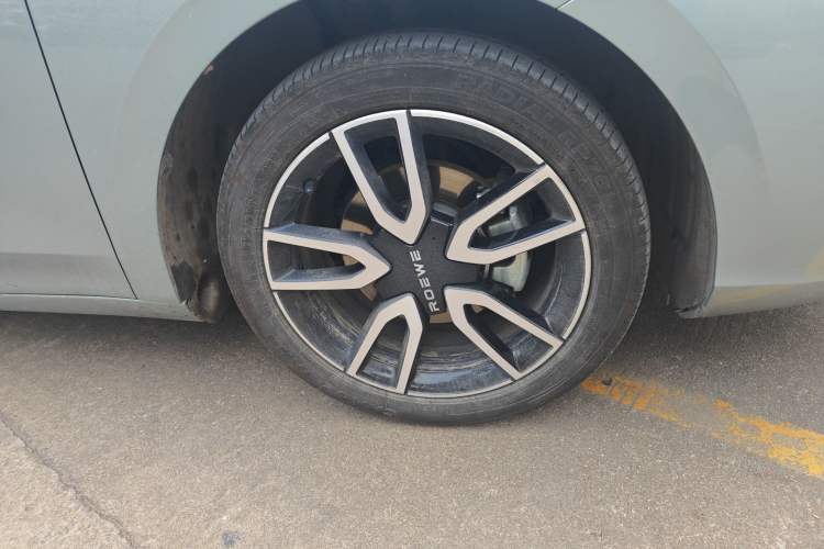 Used Roewe D6 2025 450km Deluxe Edition Right Front Wheel Hub