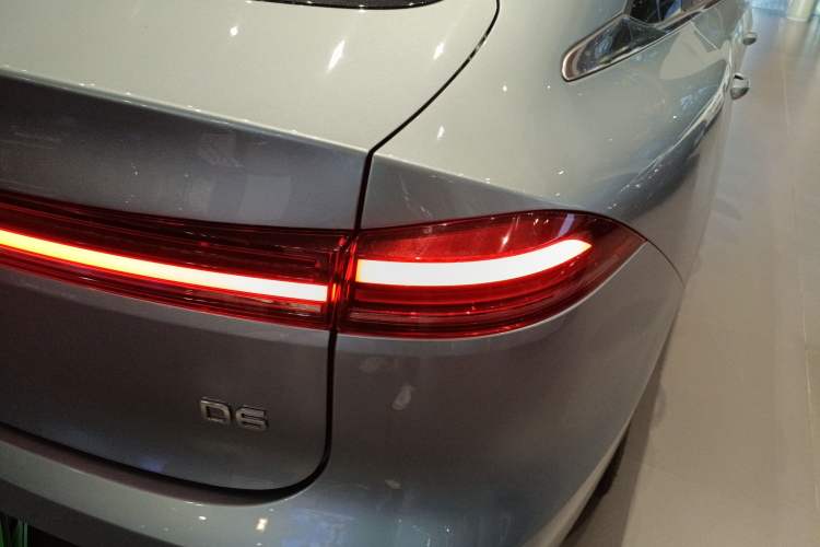 Used Roewe D6 2025 520km Smart Enjoyment Version Right Rear Taillight