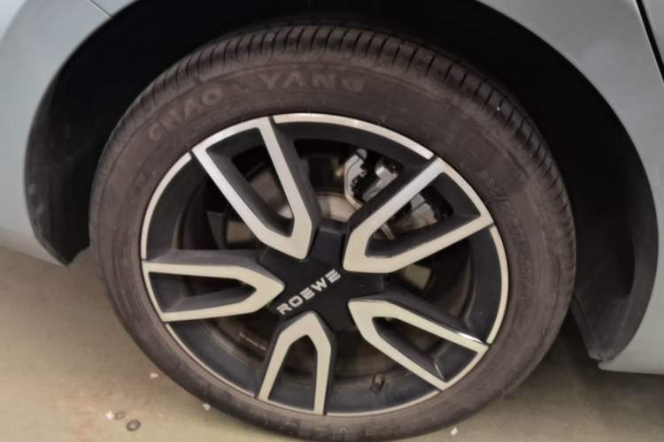 Used Roewe D6 2025 520km Smart Enjoyment Version Right Rear Wheel Hub