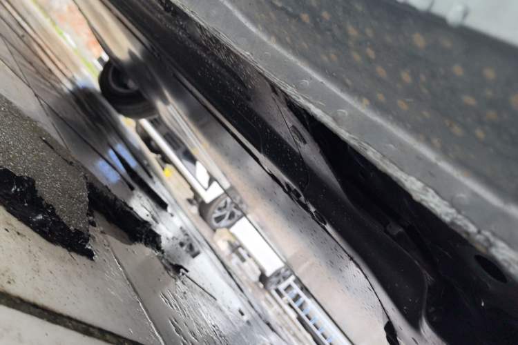 Used Roewe D6 2025 450 km Premium Edition Right Side Sill