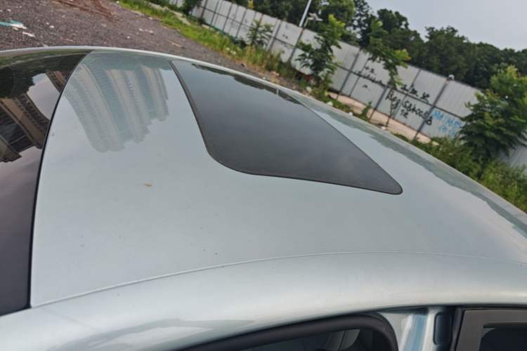 Used Roewe D6 2025 520km Smart Enjoyment Version Roof