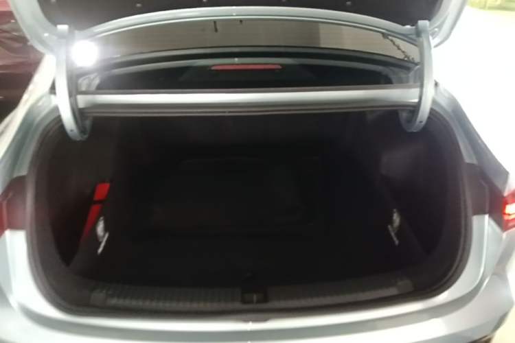 Used Roewe D6 2025 520km Smart Enjoyment Version Trunk