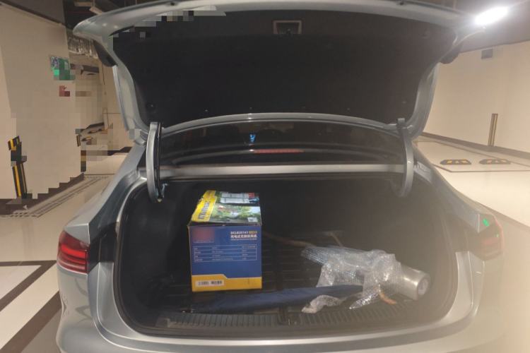 Used Roewe D6 2025 450 km Premium Edition Trunk
