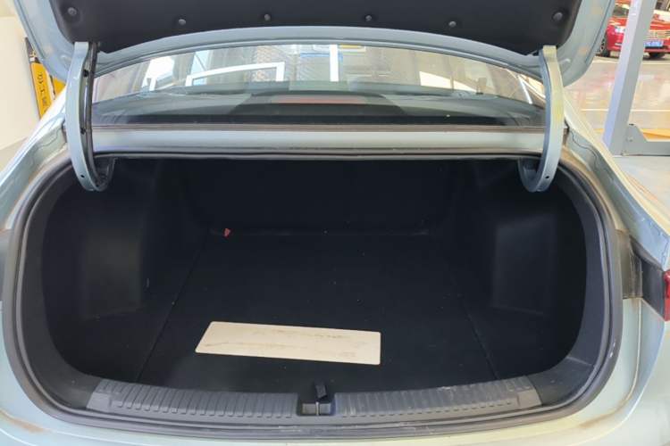 Used Roewe D6 2025 520km Smart Enjoyment Version Trunk