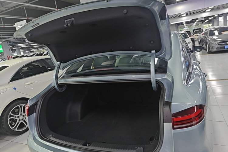 Used Roewe D6 2025 520km Smart Enjoyment Version Trunk