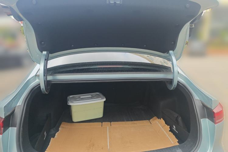 Used Roewe D6 2025 450km Deluxe Edition Trunk