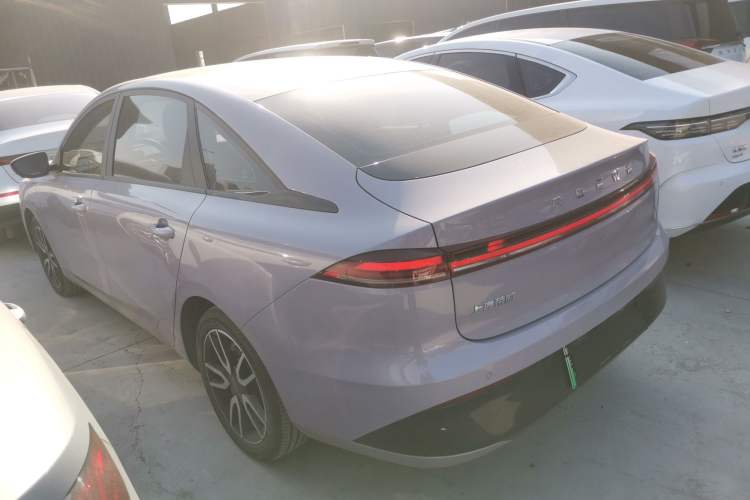 Used Roewe D6 2025 450km Deluxe Edition Left Side