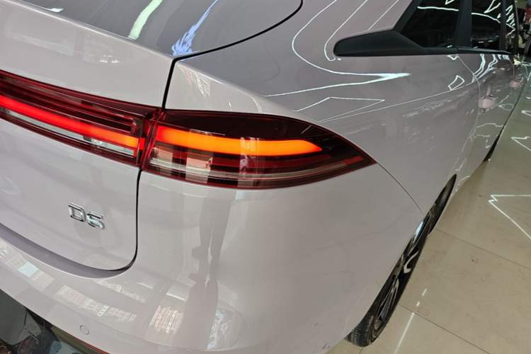 Used Roewe D6 2025 450km Deluxe Edition Right Rear Taillight