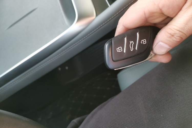 Used Roewe D6 2025 450km Deluxe Edition Vehicle Key