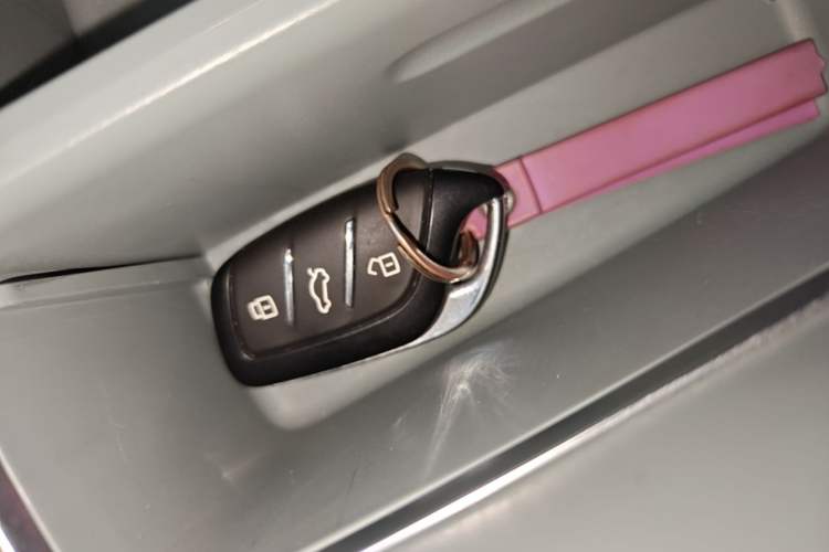 Used Roewe D6 2025 450km Deluxe Edition Vehicle Key