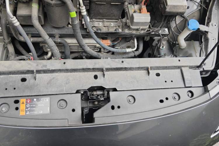 Used Roewe D6 2025 450 km Premium Edition Engine Bay