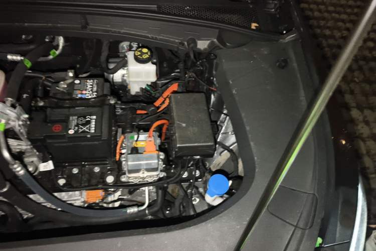 Used Roewe D6 2025 450km Deluxe Edition Engine Bay Left