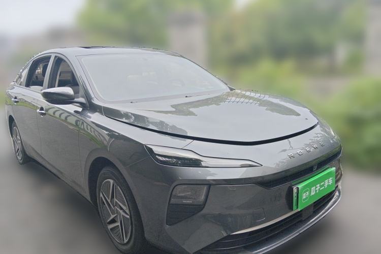 Used Roewe D6 2025 450 km Premium Edition Front Right 45 Deg