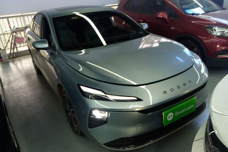Used Roewe D6 2025 450km Deluxe Edition Front Right 45 Deg