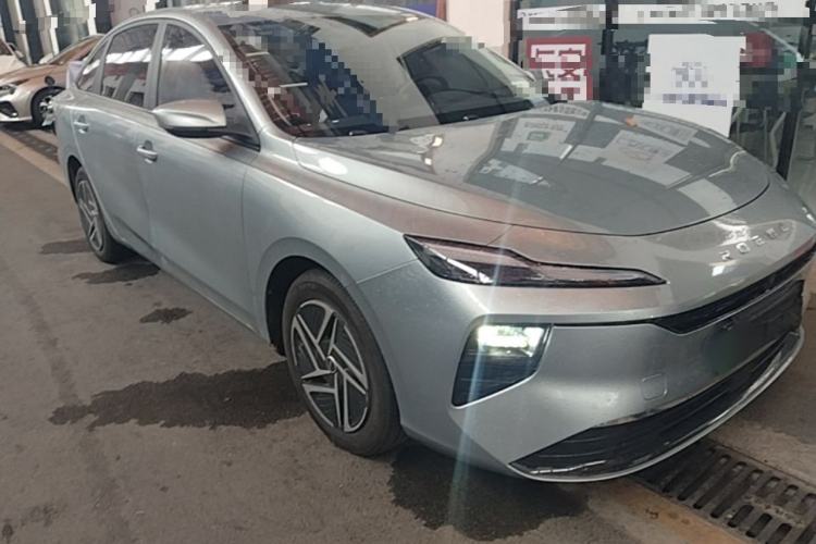 Used Roewe D6 2025 450 km Premium Edition Front Right 45 Deg