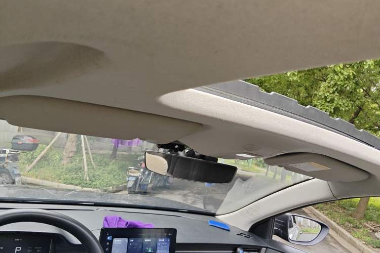 Used Roewe D6 2025 450 km Premium Edition Headliner