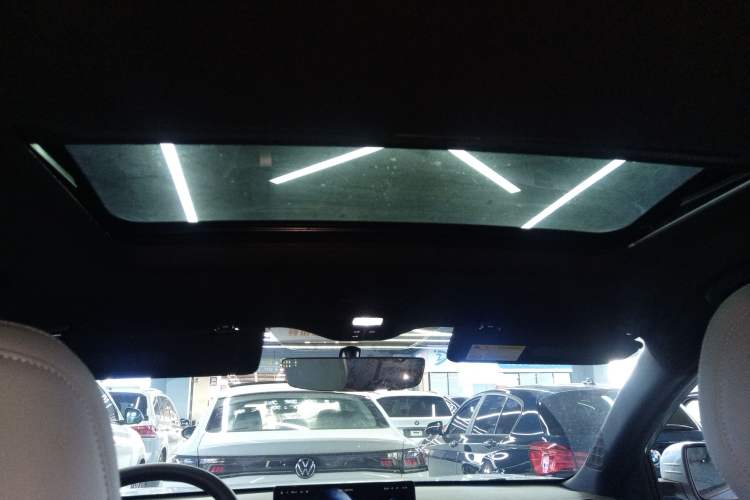 Used Roewe D6 2025 450km Deluxe Edition Headliner
