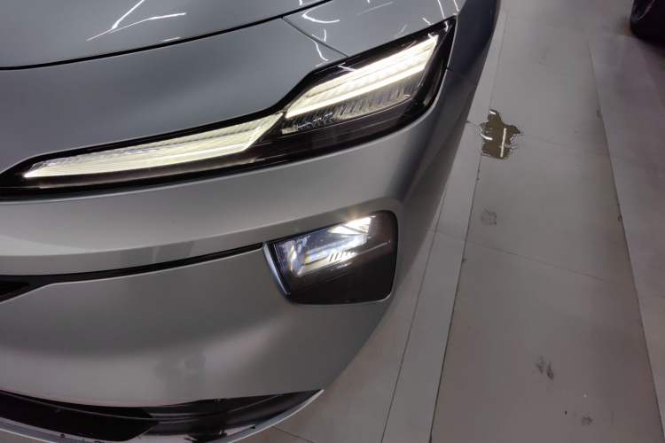 Used Roewe D6 2025 520km Smart Enjoyment Version Left Front Headlight