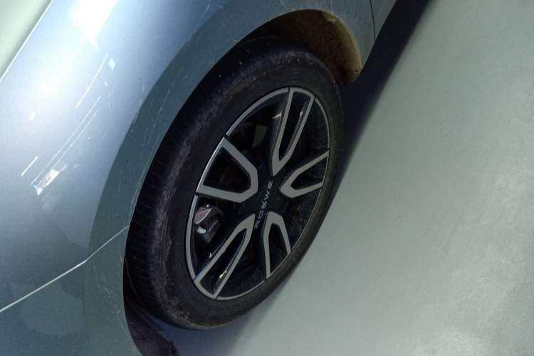 Used Roewe D6 2025 450km Deluxe Edition Left Front Wheel Hub