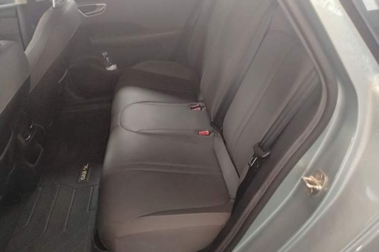 Used Roewe D6 2025 450 km Premium Edition Left Rear Seat