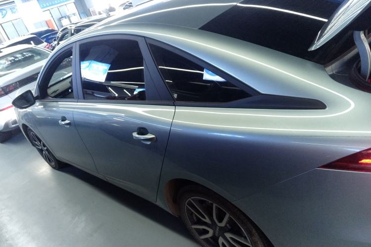 Used Roewe D6 2025 450km Deluxe Edition Left Side