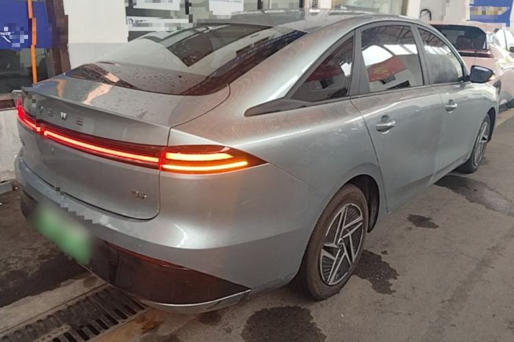 Used Roewe D6 2025 450 km Premium Edition Rear Right 45 Deg