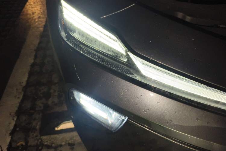 Used Roewe D6 2025 450km Deluxe Edition Right Front Headlight