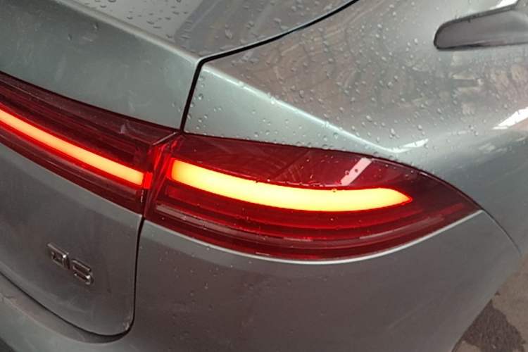 Used Roewe D6 2025 450 km Premium Edition Right Rear Taillight