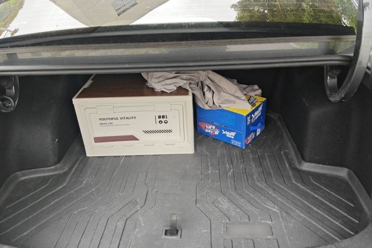 Used Roewe D6 2025 450 km Premium Edition Trunk