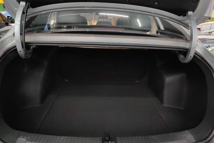 Used Roewe D6 2025 520km Smart Enjoyment Version Trunk