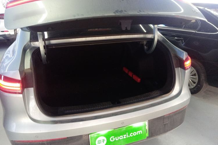 Used Roewe D6 2025 450km Deluxe Edition Trunk
