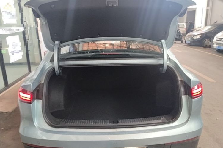 Used Roewe D6 2025 450 km Premium Edition Trunk