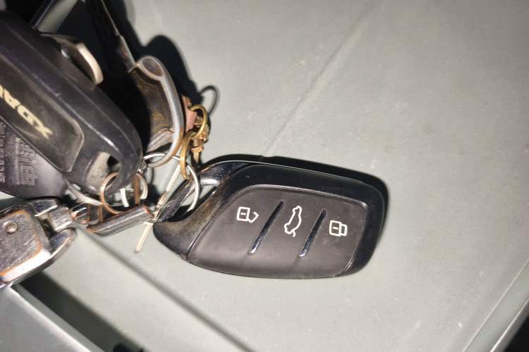 Used Roewe D6 2025 450km Deluxe Edition Vehicle Key