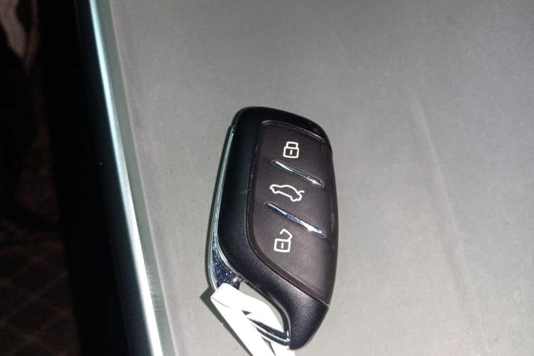 Used Roewe D6 2025 450km Deluxe Edition Vehicle Key