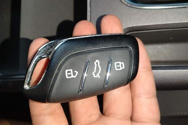 Used Roewe D6 2025 450 km Premium Edition Vehicle Key