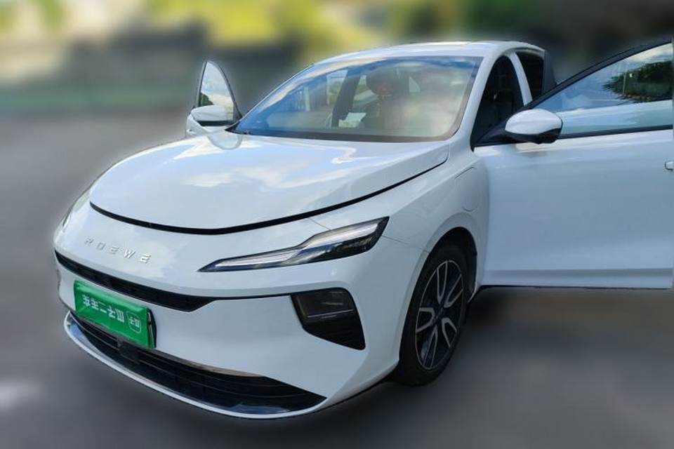 Roewe D6 2025