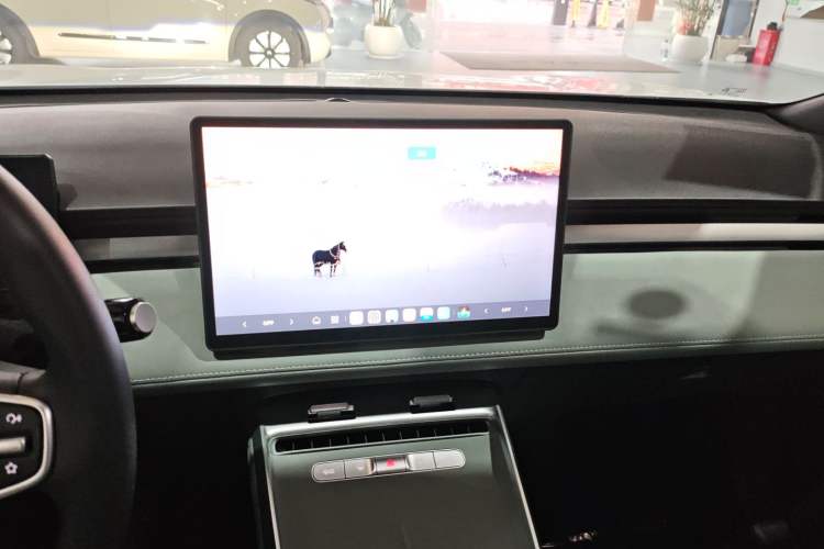 Used Roewe D6 2025 450km Deluxe Edition Audio And AC Panel
